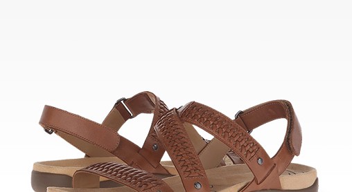 6PM 시원하고 편안한 샌달 전부 50불 아래 세일 – 10% off 쿠폰: FREEDOM10 (쿠폰 마지막 날)