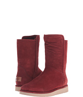 어그의 계절 준비 – 6pm UGG Abree Short $250 => $88.99